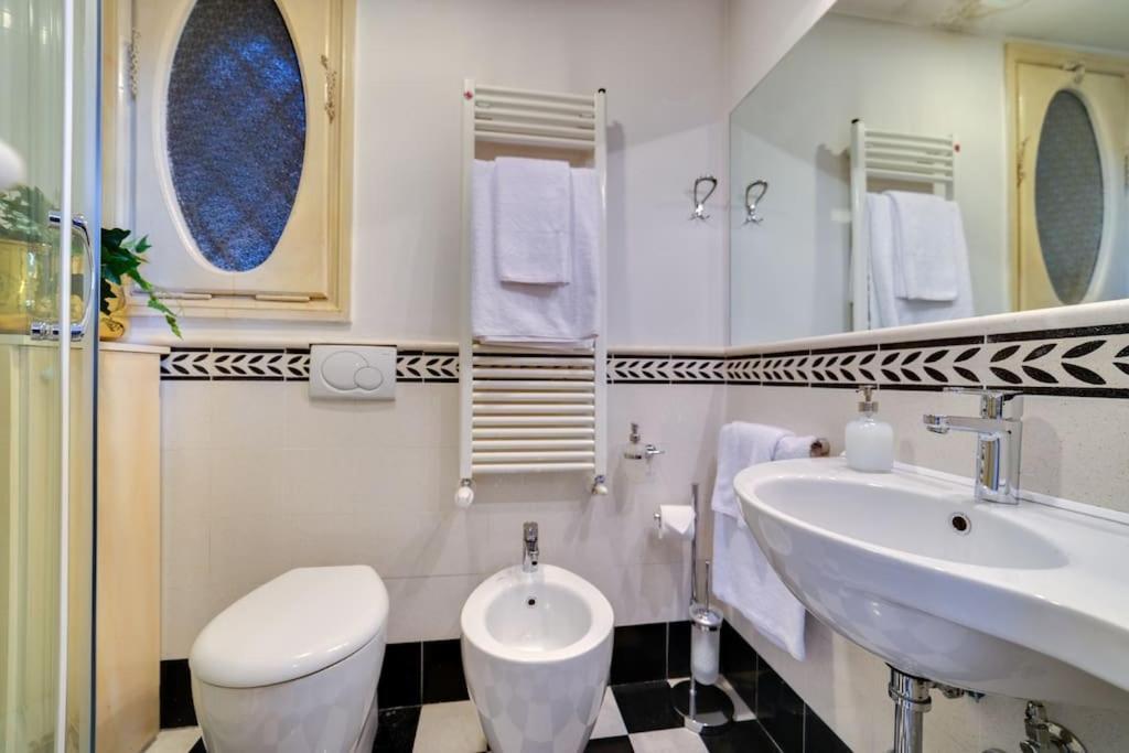 Apartamento Volturno's Unique View Roma